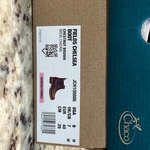 USA size 9 Chaco Fields Boot Chestnut Brown NEVER WORN brand new still in box